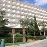 Blick auf Balkone des Hotel Caballero