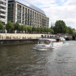 Ausflugschiff in Berlin Mitte