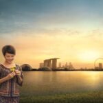 Singapurs Skyline beim Sonnenuntergang