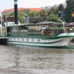 Historischer Raddampfer auf der Elbe