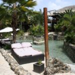 Gepflegte Parkanlage im Kontiki Beach Resort Curacao