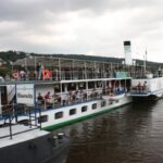 Elbschiffe an der Anlegestelle Blasewitz beim Blauen Wunder