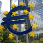 Sehenswürdigkeit Euro vor der ehemaligen EZB