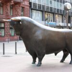 Bulle vor der Frankfurter Wertpapierbörse