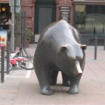 Bär vor der Börse in Frankfurt