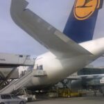 Lufthansa-Flugzeug auf dem Frankfurter Flughafen