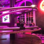 Getränkelieferung im Rollercoaster Restaurant