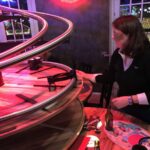 Empfang der bestellten Essen und Getränke